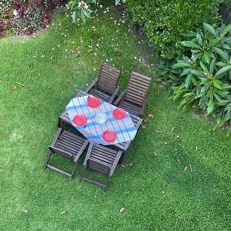 Stylish, Sunny & Spacious 2 Bedroom Apartment, Mosman Sídney Exterior foto