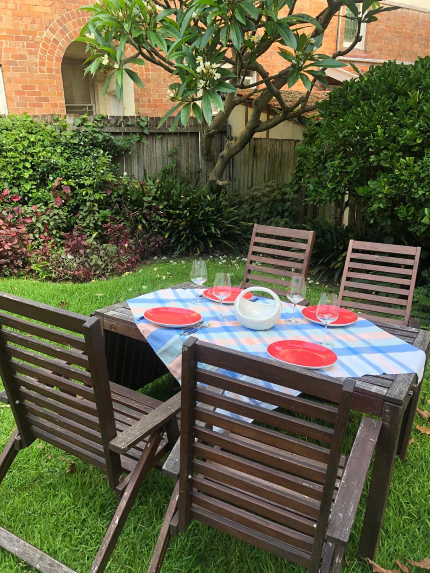 Stylish, Sunny & Spacious 2 Bedroom Apartment, Mosman Sídney Exterior foto